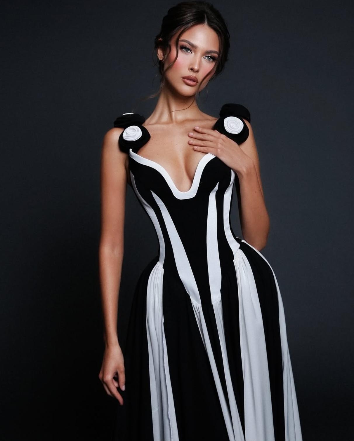 Halter Maxi Dress - vevewholesale