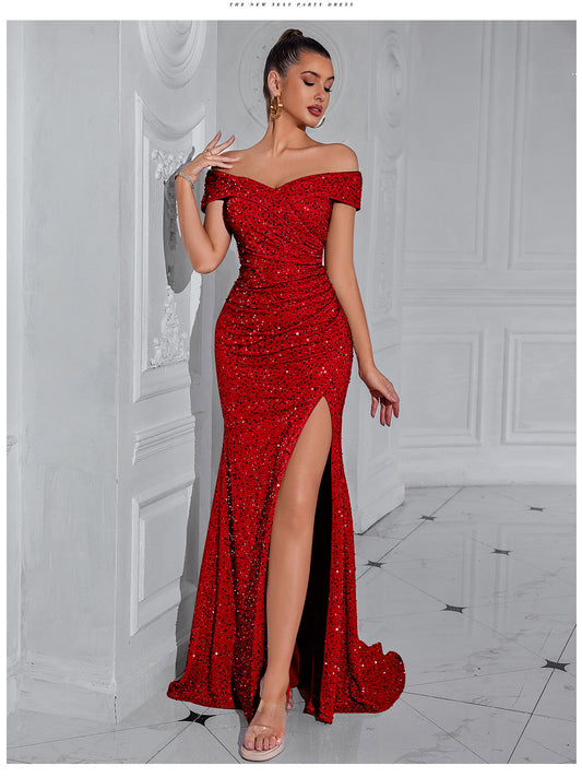 A sequined one-shoulder slit dress-red