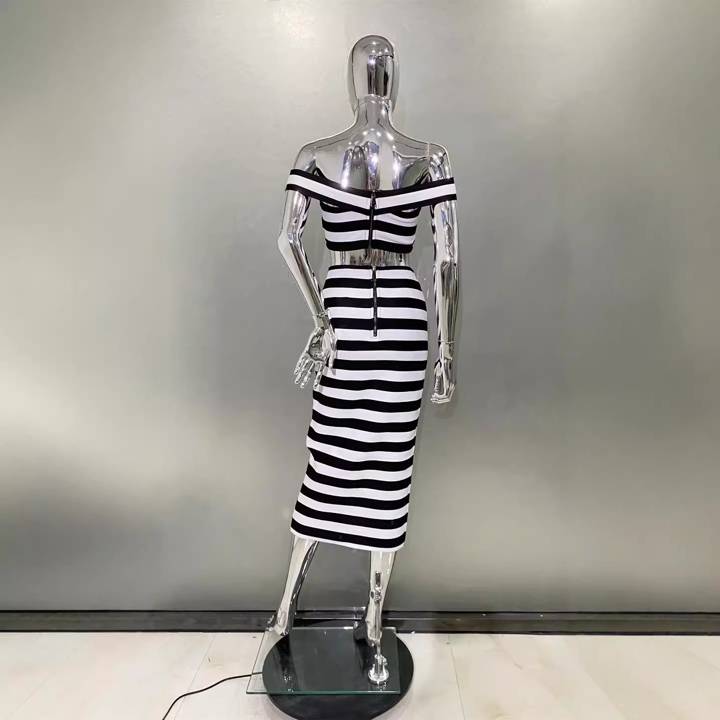Black And White Off Tthe Shoulder Two Piece Set - vevewholesale