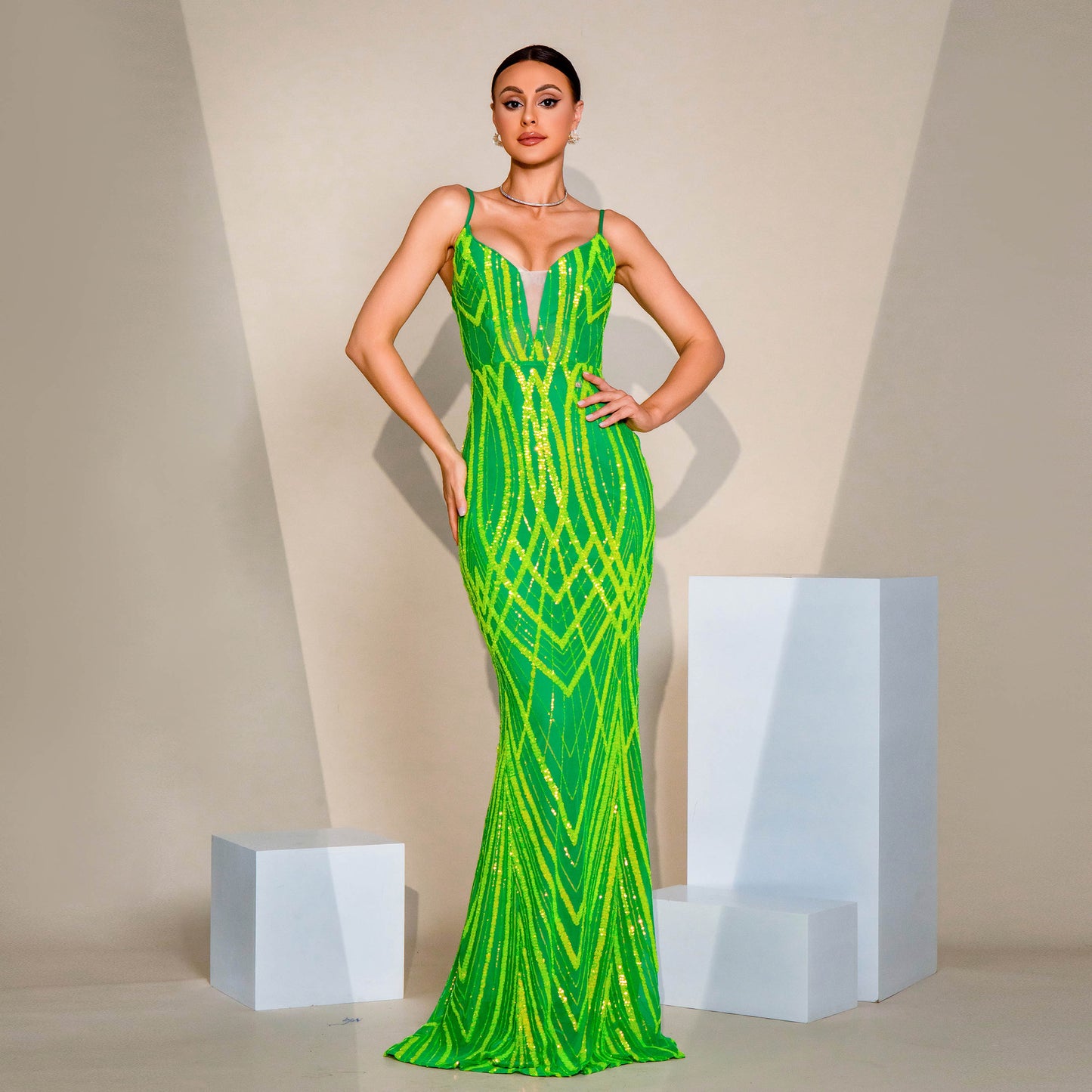 Strapless V-neck Sequined Maxi Dress - vevewholesale