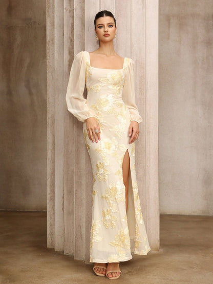 Robe de bal fendue brodée