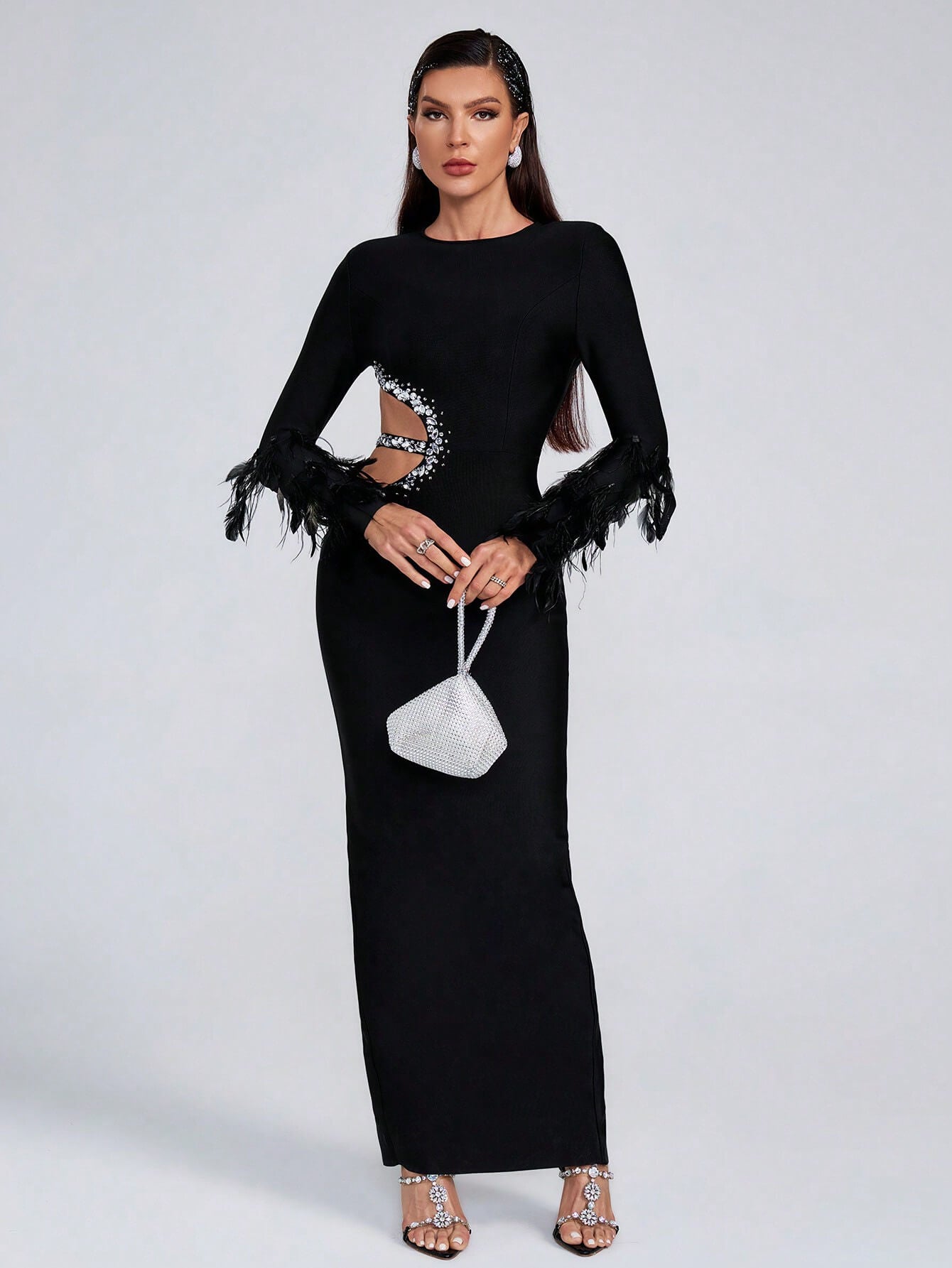 Vestido de manga larga con flecos de plumas