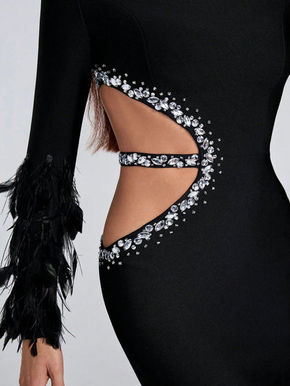 Vestido de manga larga con flecos de plumas