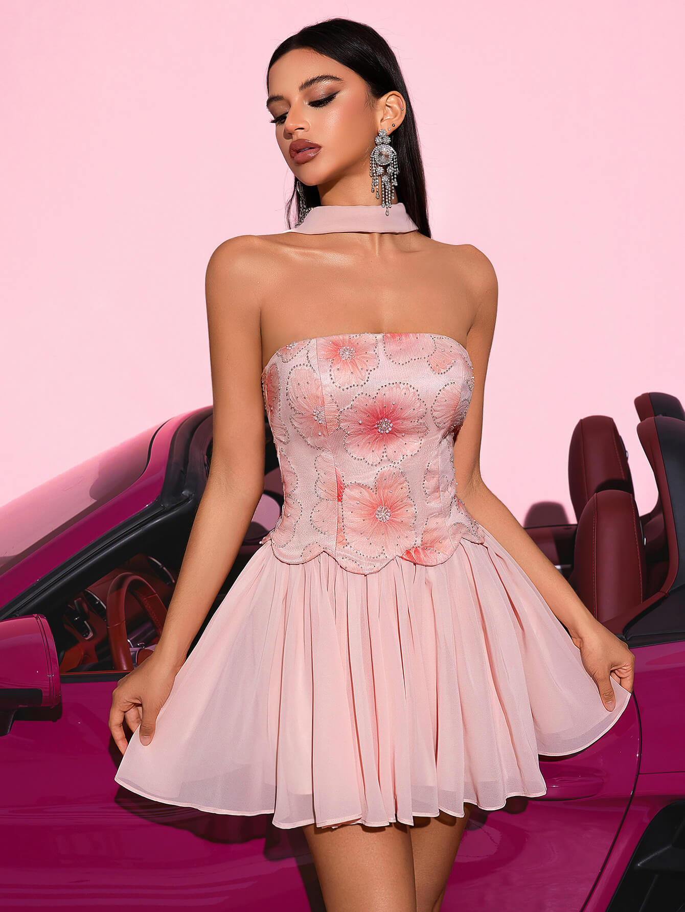 Minivestido halter con flores