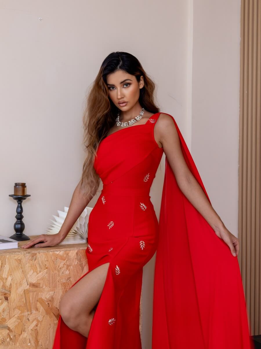 Robe bandage à strass épaules dénudées