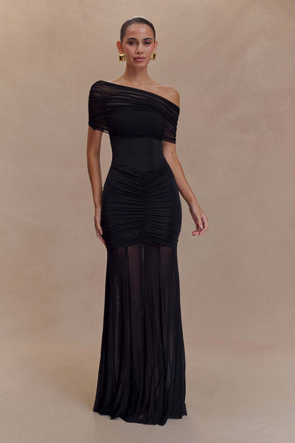 Robe asymétrique en mesh