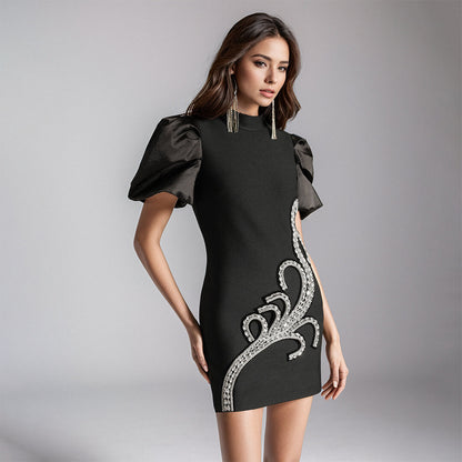 Mini-robe bandage à manches bouffantes