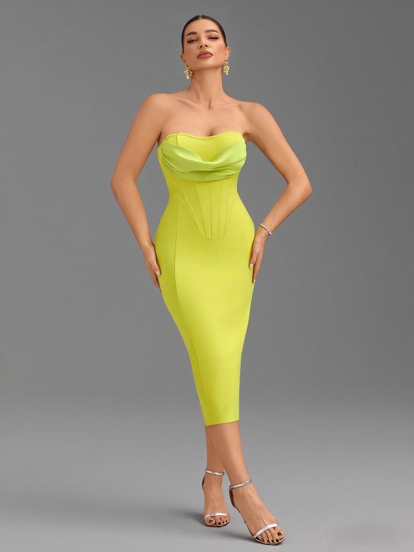 Robe midi dos nu sans bretelles